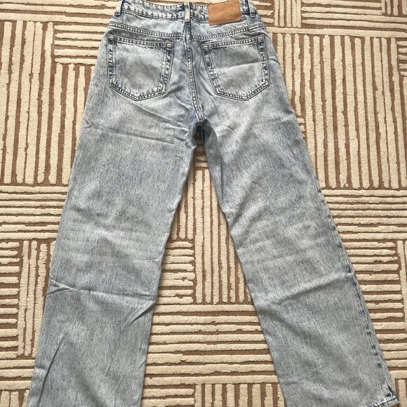 H&M - Divided Jeans - Light Wash - Size 2 - Picture 3 of 5